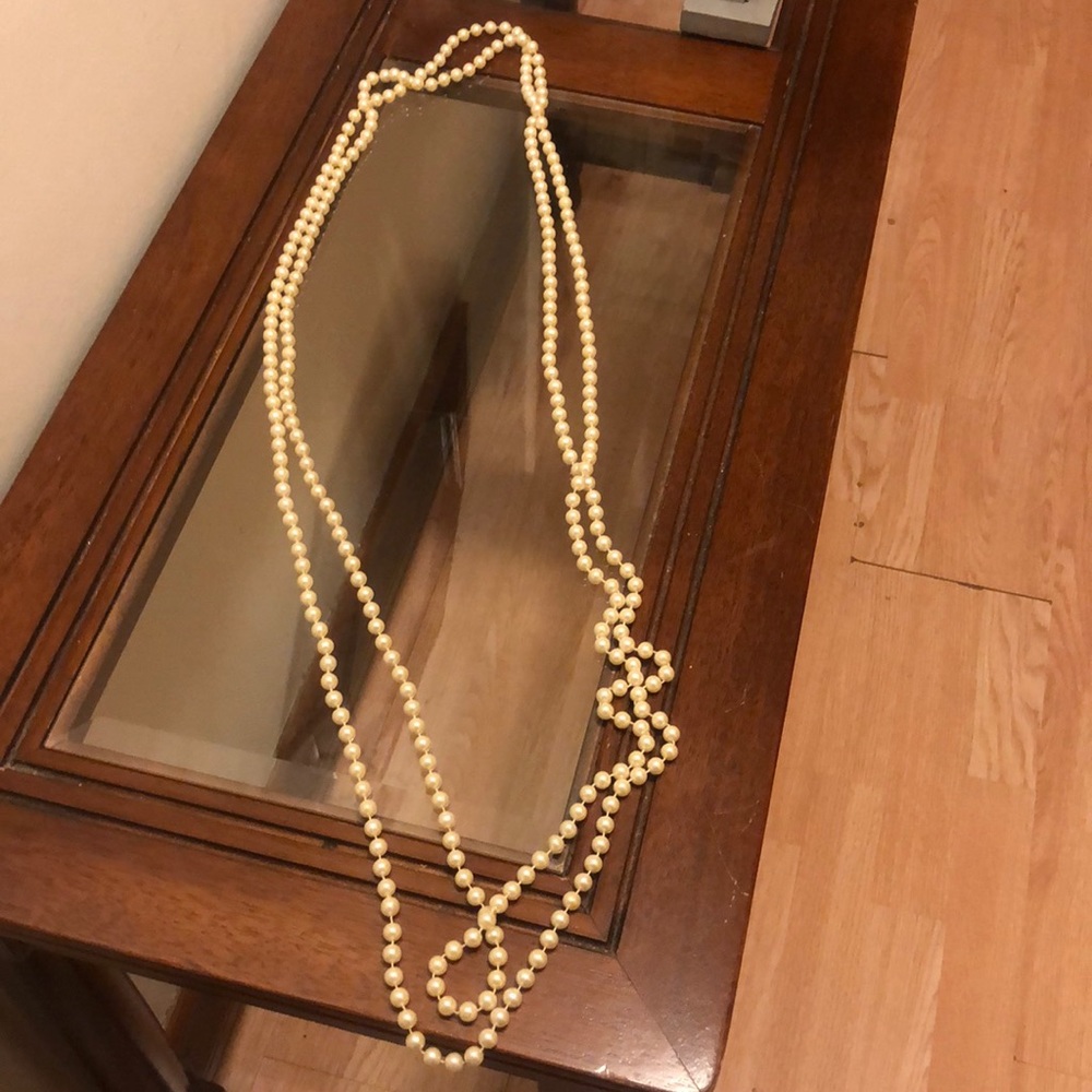 Women preowned Extra Long pearls